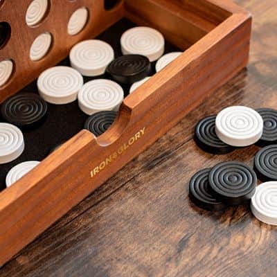 ארבע בשורה מעץ | Iron & Glory