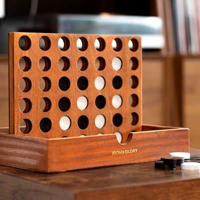 ארבע בשורה מעץ | Iron & Glory