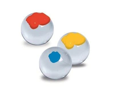 יצירה לקטנים - צביעה עם גולות