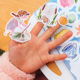 מדבקות זוהרות בחושך – יצורי קסם | EEBOO