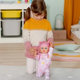 בובת בייבי אנאבל | אמילי זוחלת ולומדת ללכת 43 ס"מ