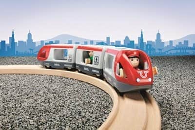 רכבת נוסעים עם שני דמויות|בריו BRIO
